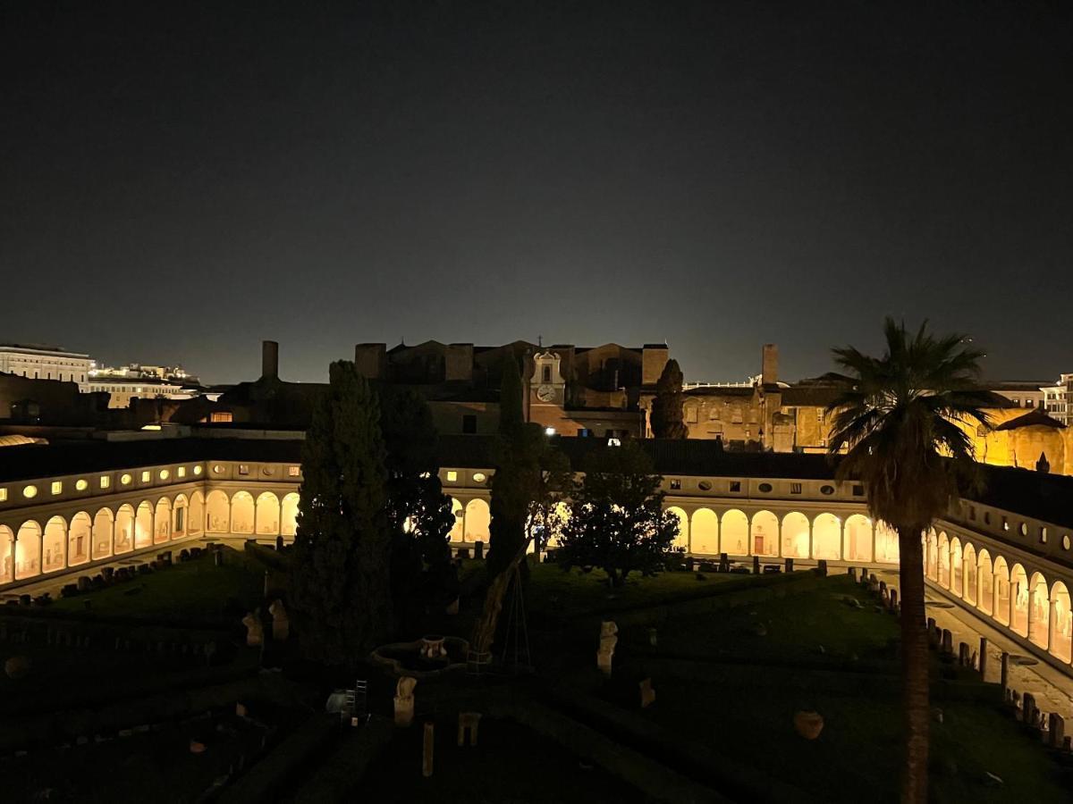 Camera X2 Con Magnifica Vista Sul Chiostro Di Michelangelo E Le Terme Di Diocleziano Rome Buitenkant foto