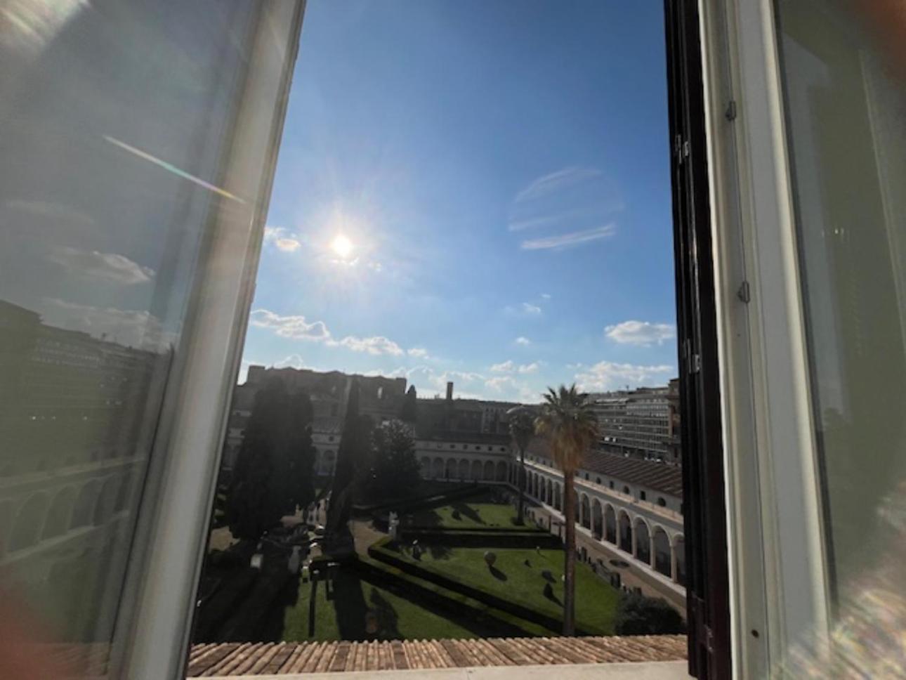 Camera X2 Con Magnifica Vista Sul Chiostro Di Michelangelo E Le Terme Di Diocleziano Rome Buitenkant foto